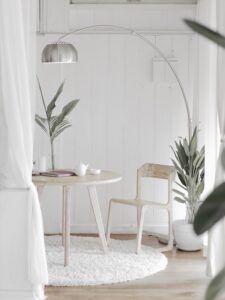 Stoneware and linen tableware